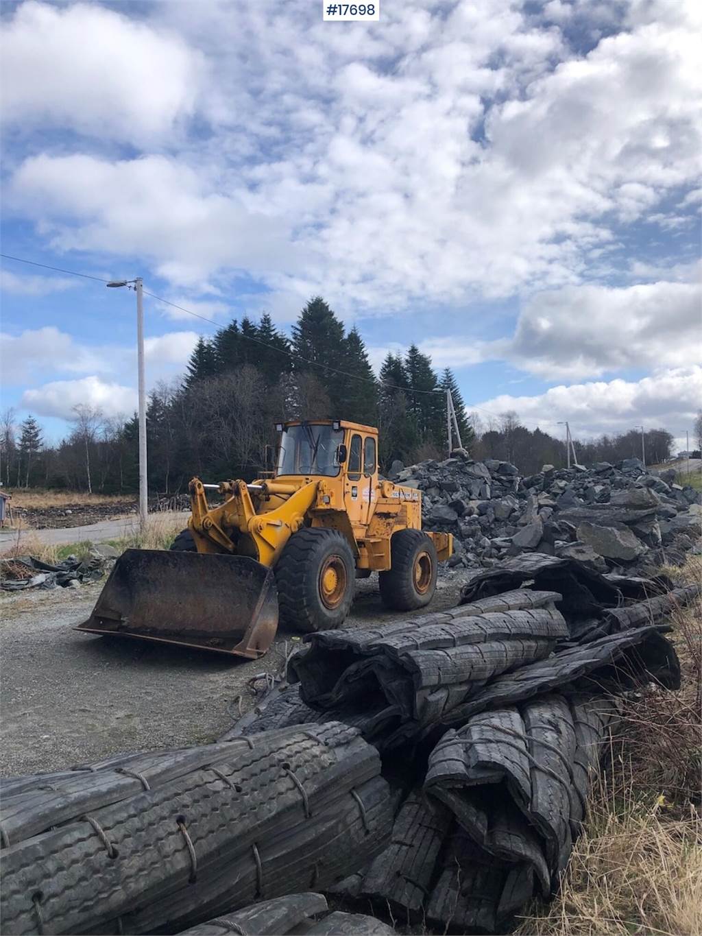 Volvo LM 1240 wheel loader image