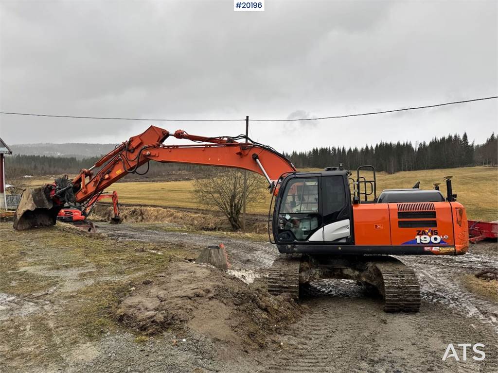 Hitachi ZX190LC-6 Tracked excavator w/ 2 buckets, tilt and image