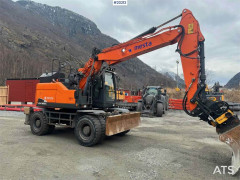 Doosan DX165W-5 wheeled machine w/ K80 hitch with electri