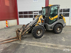 Ahlmann AX-85 wheel loader w/ bucket and pallet forks