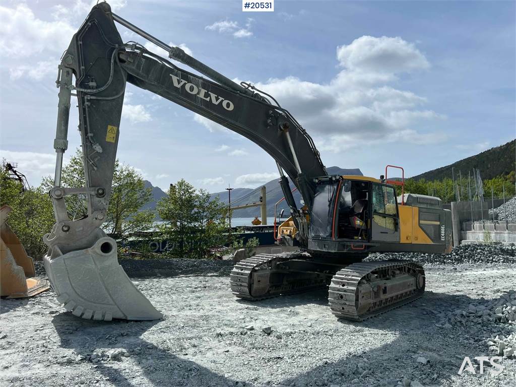 Volvo EC480 E excavator w/ cleaning bucket. WATCH VIDEO image