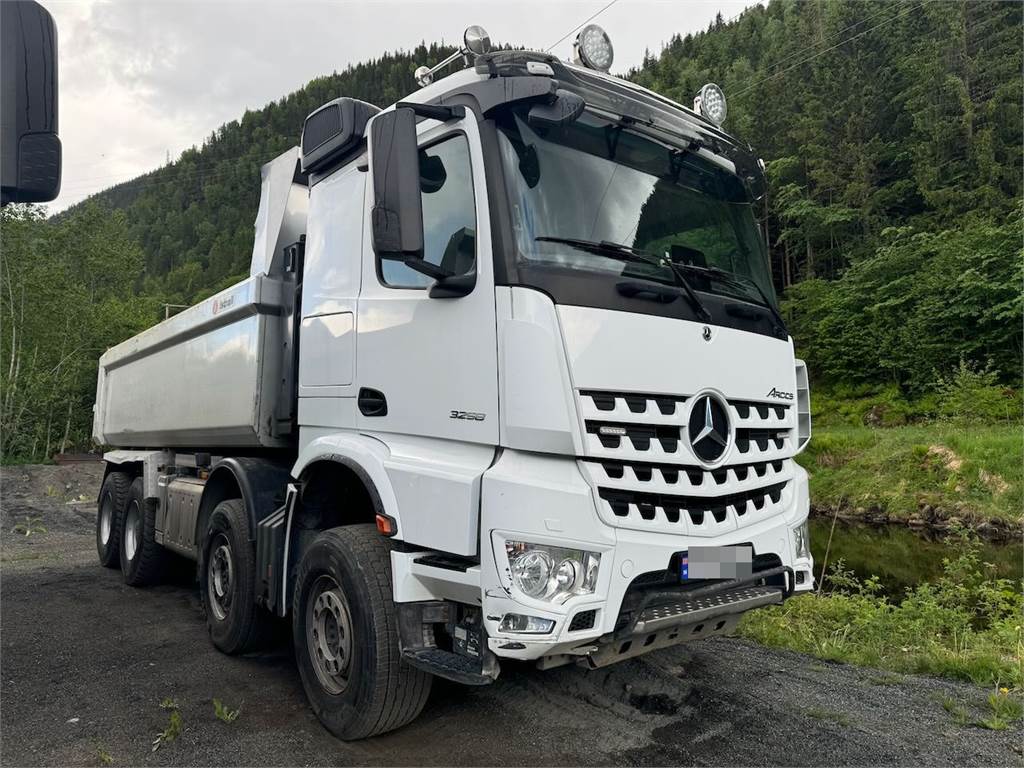 Mercedes-Benz Arocs 3258 8x4 Tipper Truck – Low Mileage! image