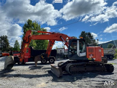 Hitachi ZX225 Tracked excavator w/ tilt and two buckets. N