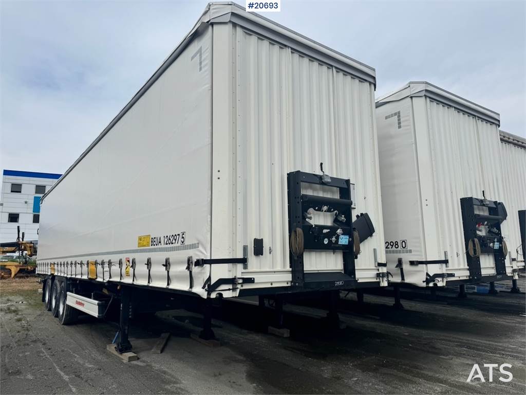 Kässbohrer Trailer w/ Sliding roof. image