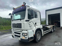 MAN TGA 26.480 6x4 Tandem Hook truck w/ 20 t/m hook an