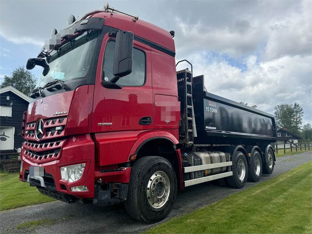 Mercedes-Benz Arocs 3258 8x4 Hook truck w/ Palfinger hook and cr image