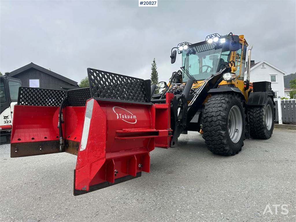 Willie 655 with folding plow, snow bucket, and gra image
