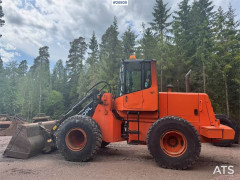 Fiat-Hitachi W130PL Wheel Loader w/ Bucket. 4260 hours!