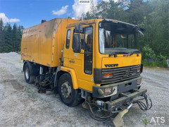 Volvo FL616 4x2 Sweeper (motor implement) w/ Defective a