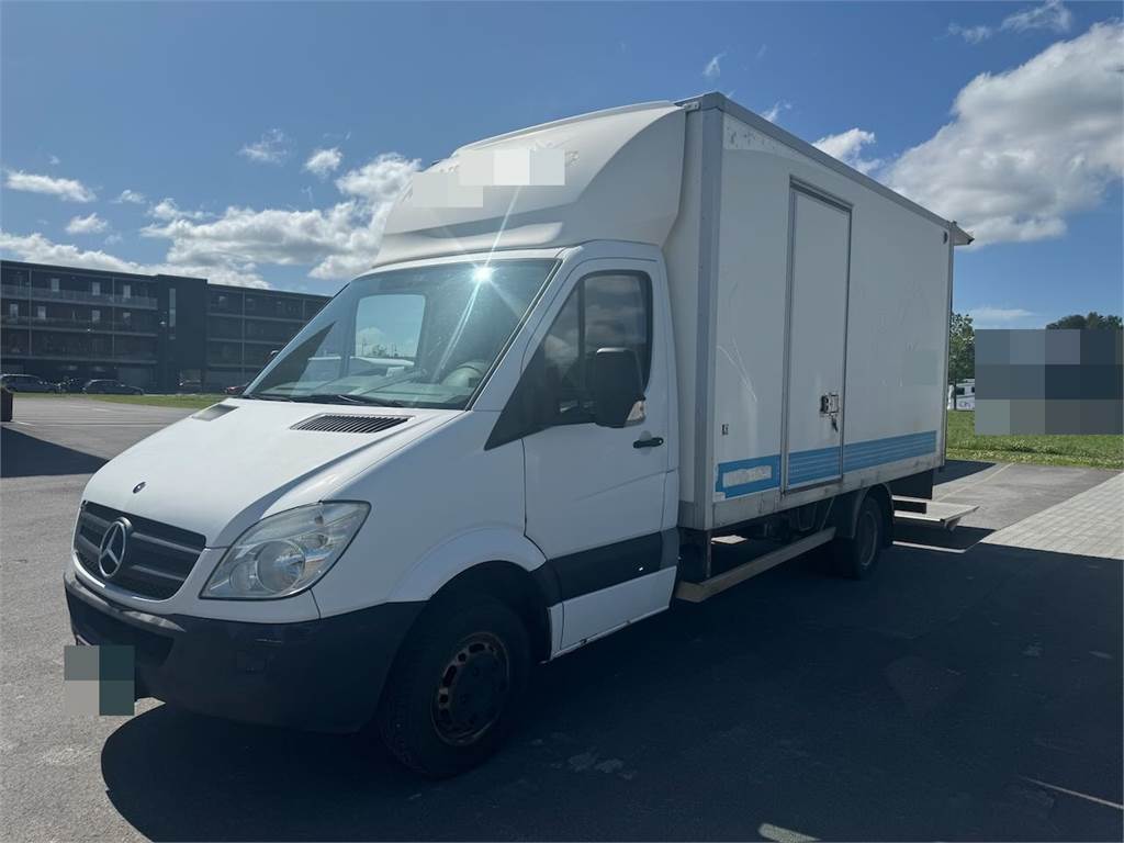 Mercedes-Benz Sprinter 4x2 box truck w/ lift and twin rear wheel image