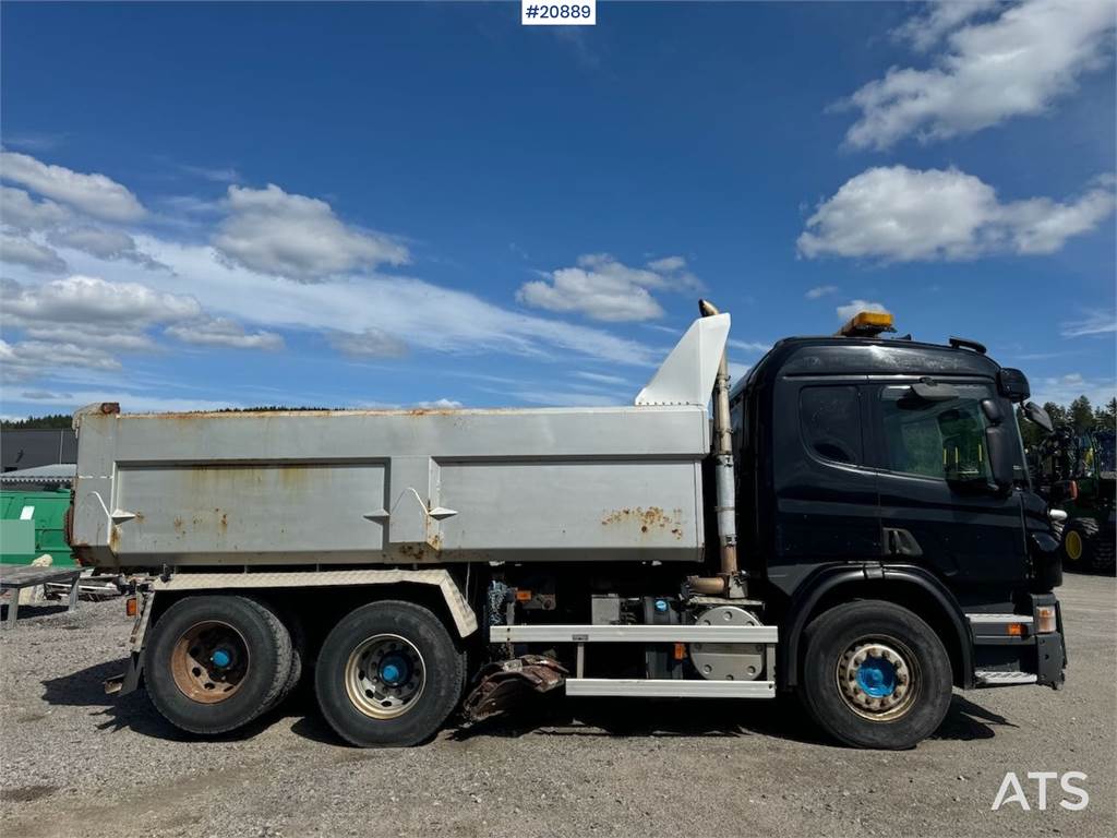 Scania P420 – Tipper Truck with Snow Plow Setup and Under image