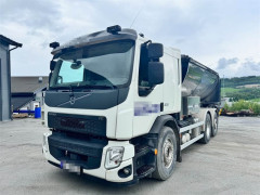 Volvo FE320 6x2 Asphalt Spreader. 68,000 km!