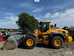 Volvo L110H Wheel Loader w/ Bucket WATCH VIDEO