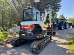 Bobcat E55Z Mini Excavator w/ Rototilt and 2 buckets. 230