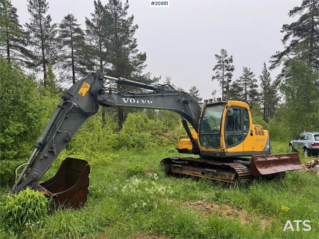 Volvo EC140LC Tracked excavator w/ Rototilt, Pinch, 3 bu image