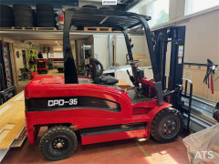 CPD- 35 Counterbalance Truck