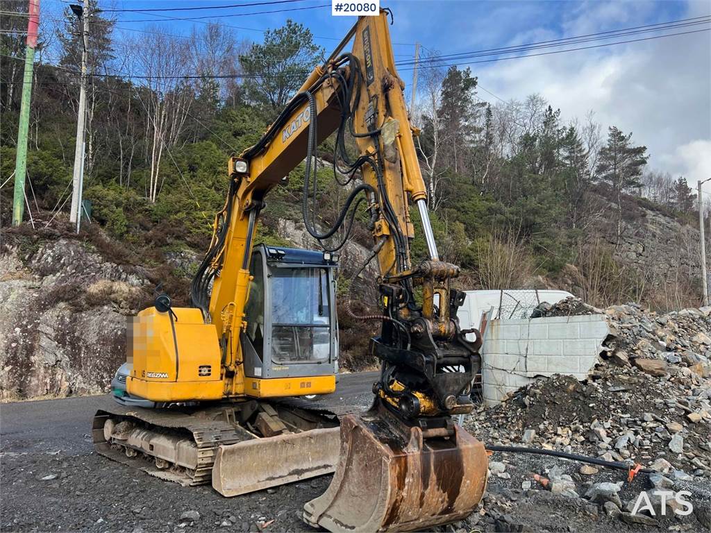 Kato HD 308US-6 excavator w/ Excavator bucket, sanding  image
