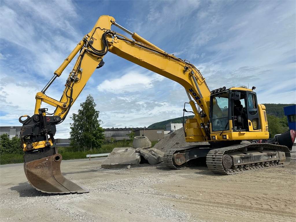Komatsu PC228USLC-10 crawler excavator w/ rototilt and buc image