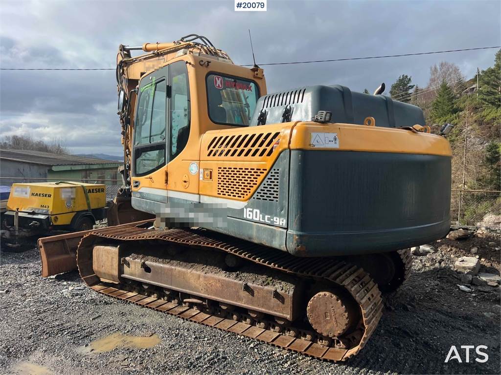 Hyundai Robex 160LC-9A excavator w/ cleaning bucket, diggi image
