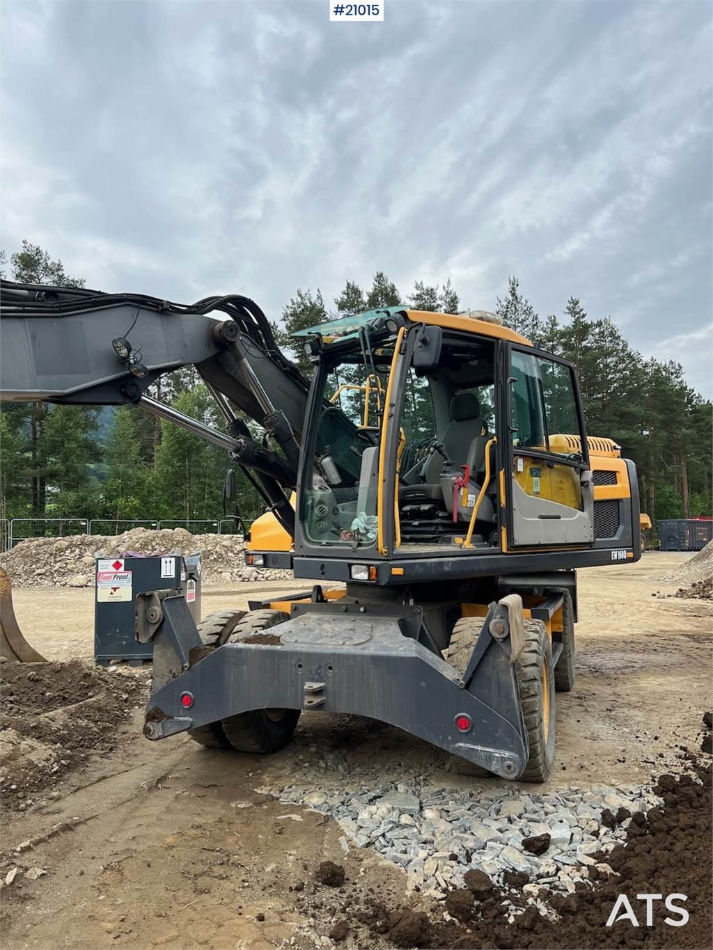 Volvo EW160D Wheel excavator w/ Rototilt and 2 buckets.  image