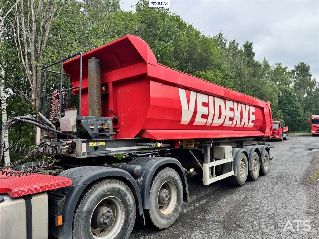 Istrail 3 axle Tip semi image