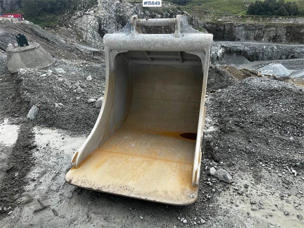 Klepp Mek Digging bucket w/ S70 attachment image