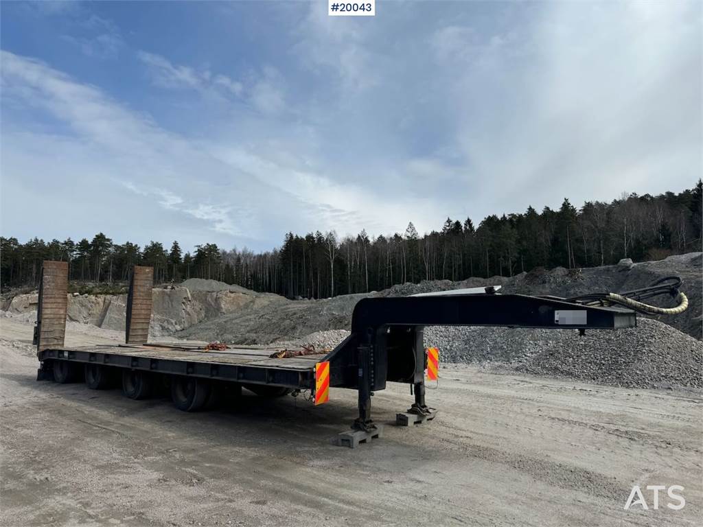 Vang SHSL 1111 Machine semi with hooklift and turntable image