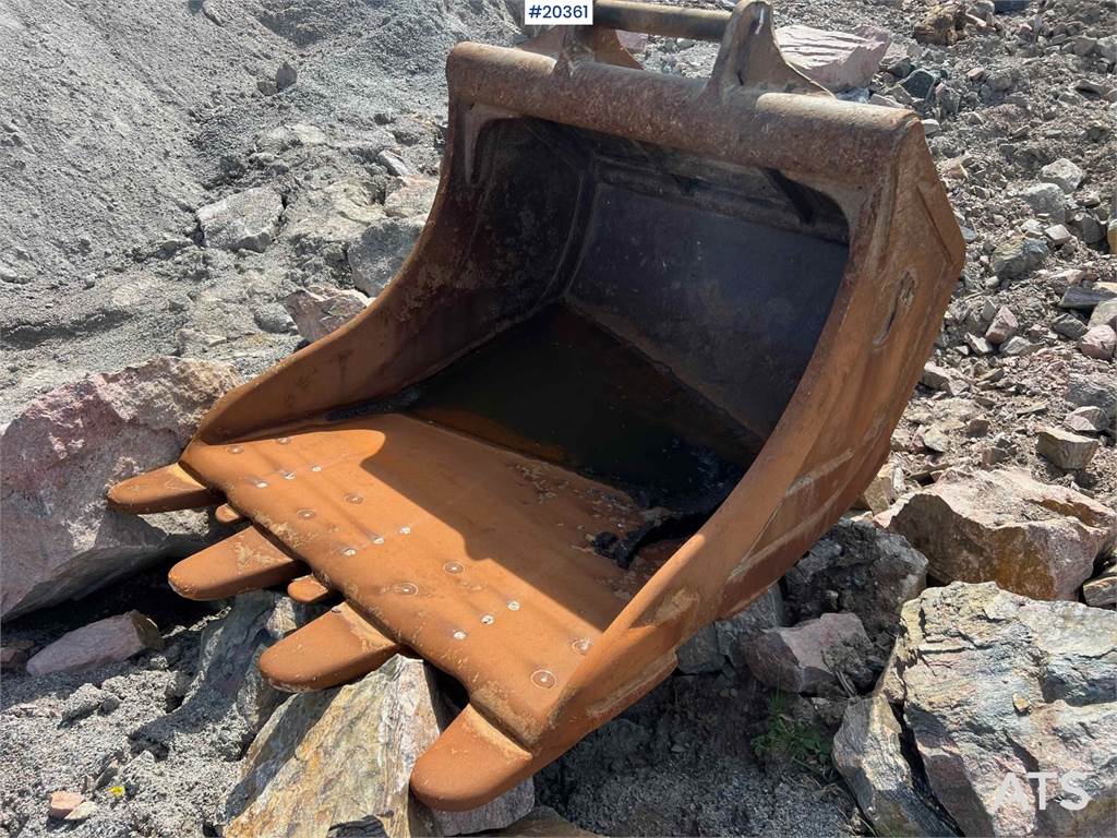 Klepp Mek Excavator Bucket 1700 Liter w/ s70 attachment image