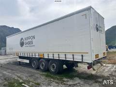Kässbohrer trailer w/ Sliding roof.