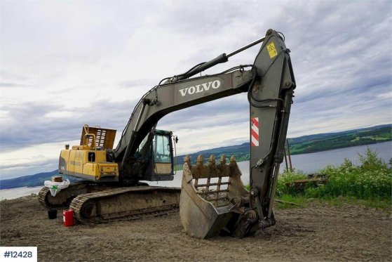 Volvo EC240CL Crawler Excavator with 2 Buckets EC240CL Crawler Excavator with 2 Buckets 2008 2 Crawler Excavators