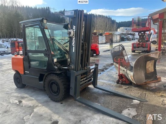 Doosan D55SC-7 truck w/ Deluxe cabin Doosan D55SC-7 truck w/ Deluxe cabin 2016 2 Forklift