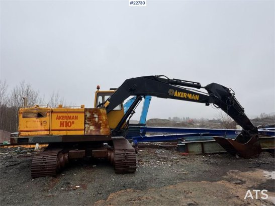 Åkerman H10B crawler excavator with digging bucket. H10B crawler excavator with digging bucket. 2 Crawler Excavators image 16