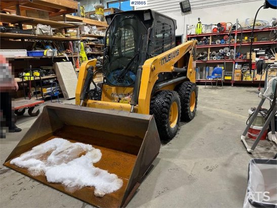 Mustang 220R compact loader w/leveling bucket and pallet f Mustang 220R compact loader w/leveling bucket and pallet f 2016...