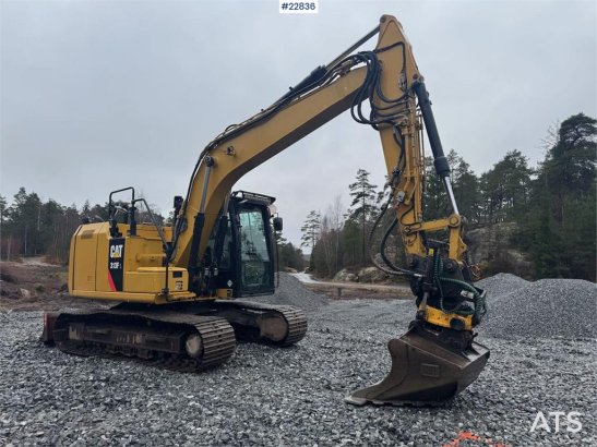 CAT 313FL crawler excavator with 2 buckets and tiltrot 26 2017 2 Crawler Excavators image 16