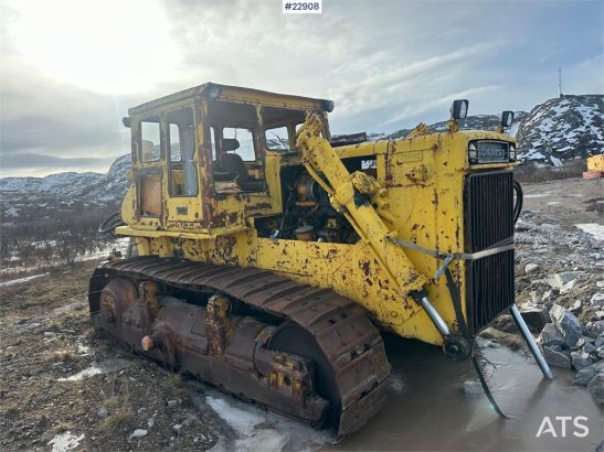 Komatsu D355-3 A dozer w/ ripper and cutter D355-3 A dozer w/ ripper and cutter 1976 2 Dozers image 16