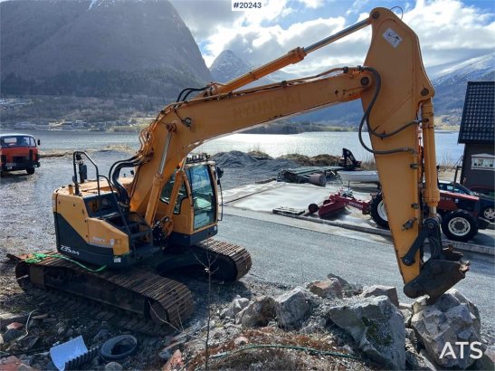 Hyundai Robex 235 LCR-9 w/ Excavator bucket and gps Robex 235 LCR-9 w/ Excavator bucket and gps 2012 2 Crawler Excavators ...