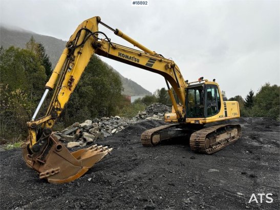 Komatsu PC240LC-6K Crawler Excavator w/ Digging Bucket. PC240LC-6K Crawler Excavator w/ Digging Bucket. 2001 2 Crawler Exc...