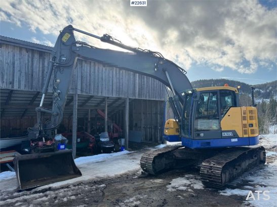 Volvo ECR235EL Tracked excavator w/ Cleaning bucket, til ECR235EL Tracked excavator w/ Cleaning bucket, til 2016 2 Crawler...