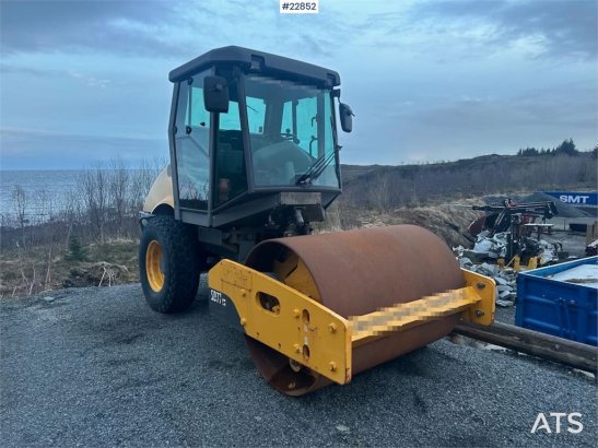 Volvo SD77DX roller w/ low hours! SD77DX roller w/ low hours! 2011 2 image 16