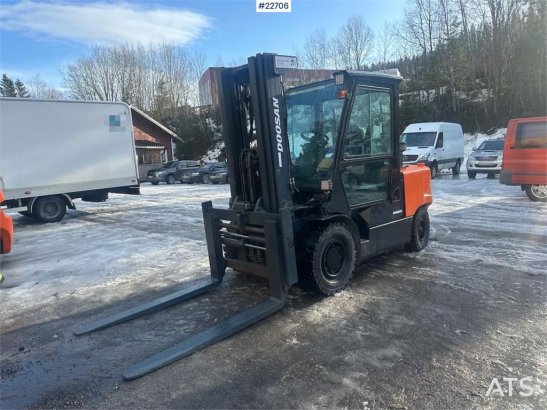 Doosan D55C-5 forklift 5.5 tons w/ 4.5 meter lift height Doosan D55C-5 forklift 5.5 tons w/ 4.5 meter lift height 2011 2 F...