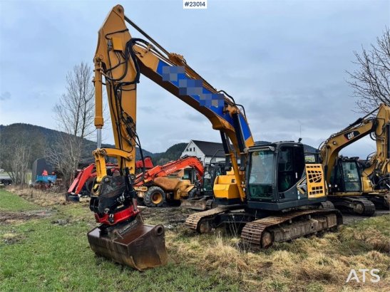 Kato HD823 Kato HD823 2019 2 Crawler Excavators image 16