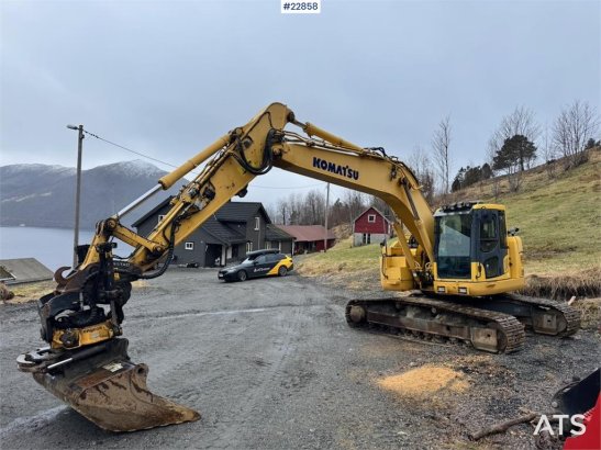 Komatsu PC228USLC-8 crawler excavator w/ rototilt w/ grab PC228USLC-8 crawler excavator w/ rototilt w/ grab 2011 2 Crawler...