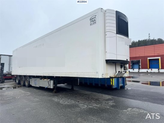Ekeri box semi-trailer with refrigeration/freezer unit. Ekeri box semi-trailer with refrigeration/freezer unit. 2013 2 Box...