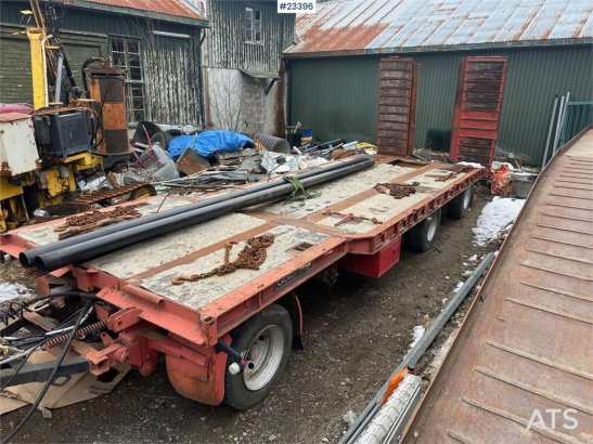 Goldhofer 3 axle machine trailer. Goldhofer 3 axle machine trailer. 1989 2 Lowloader trailers
