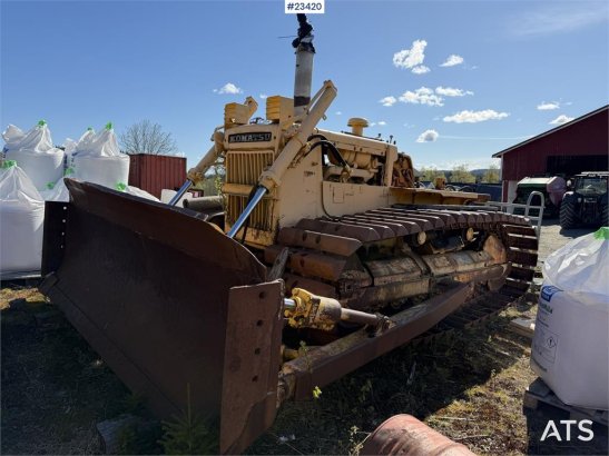 Komatsu D65P-6 dozer m/ ripper og skjær D65P-6 dozer m/ ripper og skjær 1978 2 Dozers