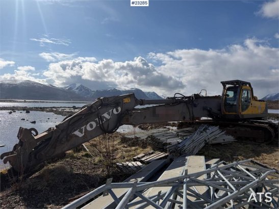 Volvo EC460LC excavator w/ 2 buckets and long boom EC460LC excavator w/ 2 buckets and long boom 2001 2 Crawler Excavators ...
