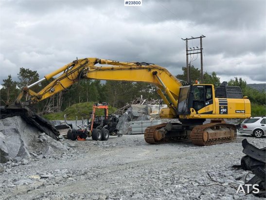 Komatsu PC490LC-11 excavator w/ 2 buckets PC490LC-11 excavator w/ 2 buckets 2019 2 Crawler Excavators