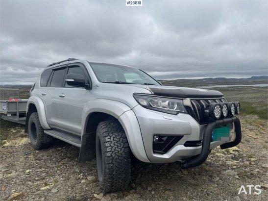 Toyota Land Cruiser Land Cruiser 2022 2 Small Vans