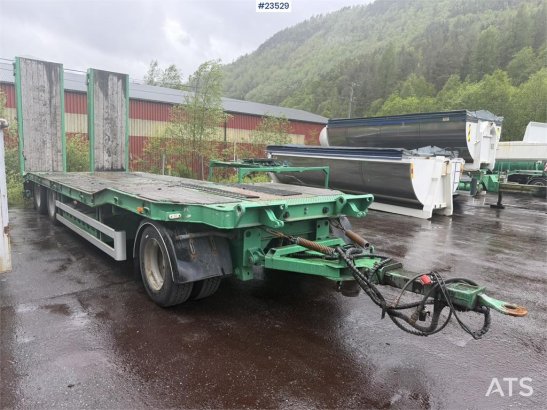 Istrail 3 akslet machine trailer with hydraulic ramps Istrail 3 akslet machine trailer with hydraulic ramps 2010 2 Lowload...