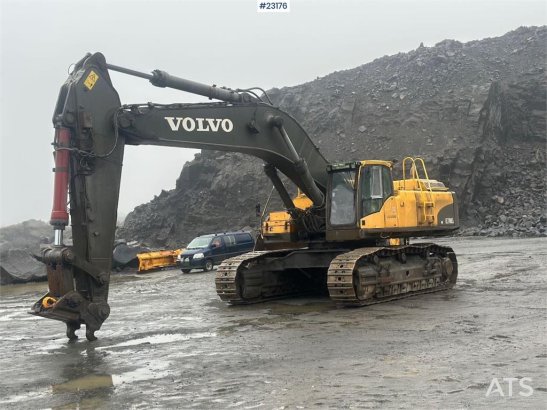 Volvo EC700CL crawler excavator w/ one bucket – Hydrauli EC700CL crawler excavator w/ one bucket – Hydrauli 2012 2 Crawler...